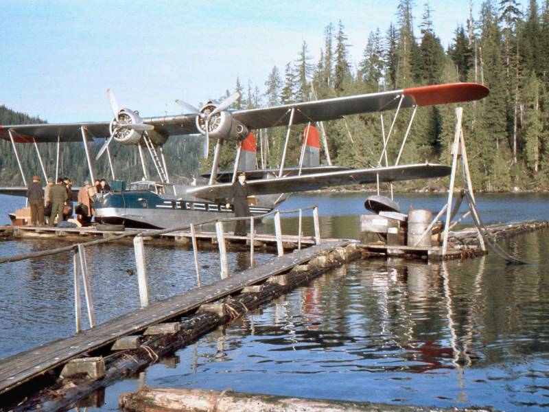 lythgoe-aircraft-cfbym-stranraer-qca-sullivan_bay-19551116.jpg