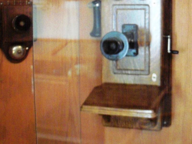 1907_wall_phone.jpg