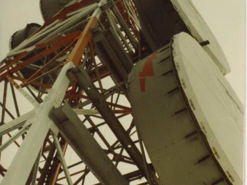 houston_radio_antenna_dishes.jpg