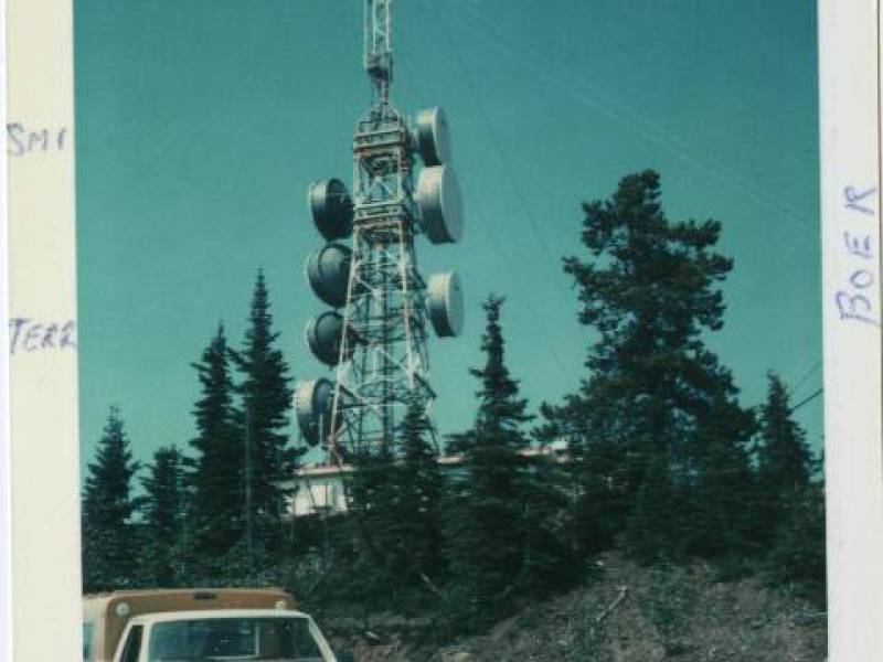houston_radio_with_antenna_direction_noted.jpg