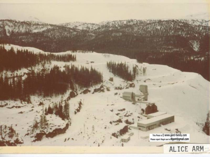 kitsault_mine_at_alice_arm.jpg