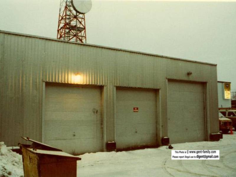 smithers_garage_behind_co.jpg