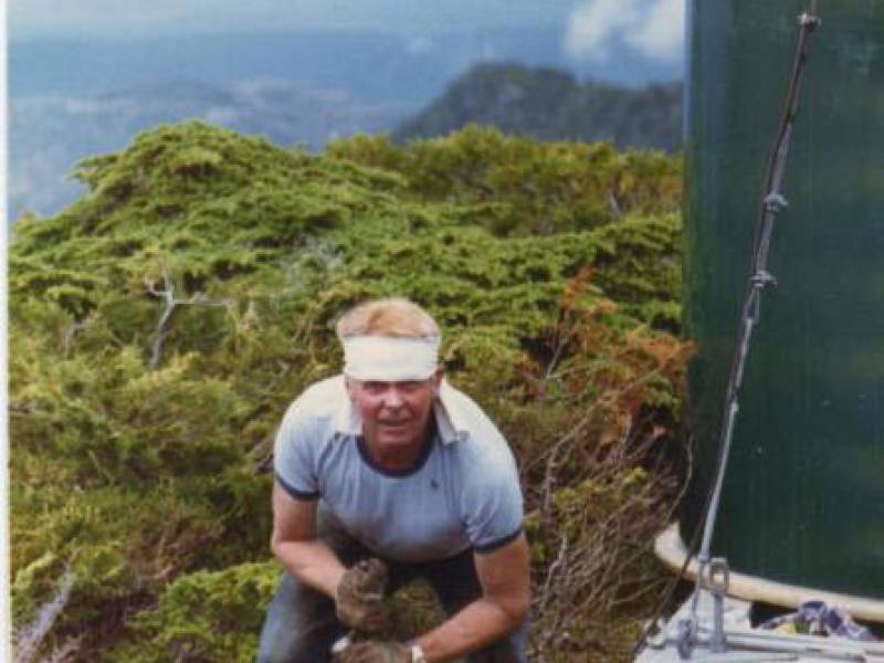 woody_larsen_digging_a_hole.jpg