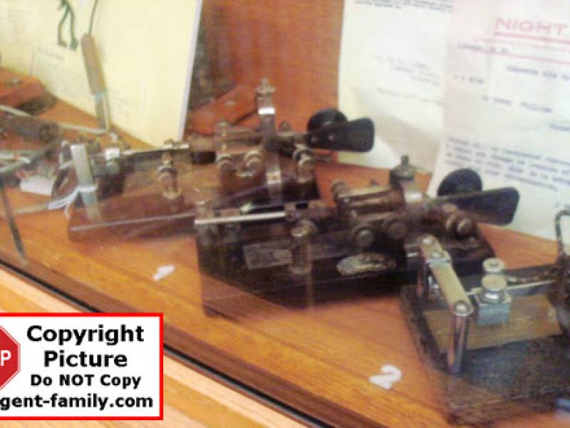 telegraph_keys.jpg