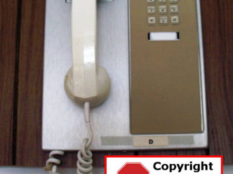 touch_tone_wall_phone.jpg