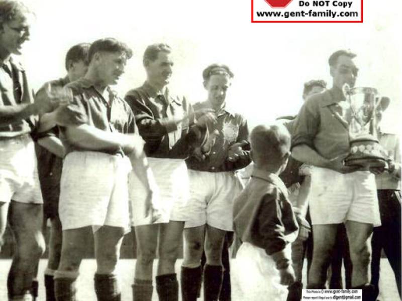 rugbyorsoccerteam005.jpg