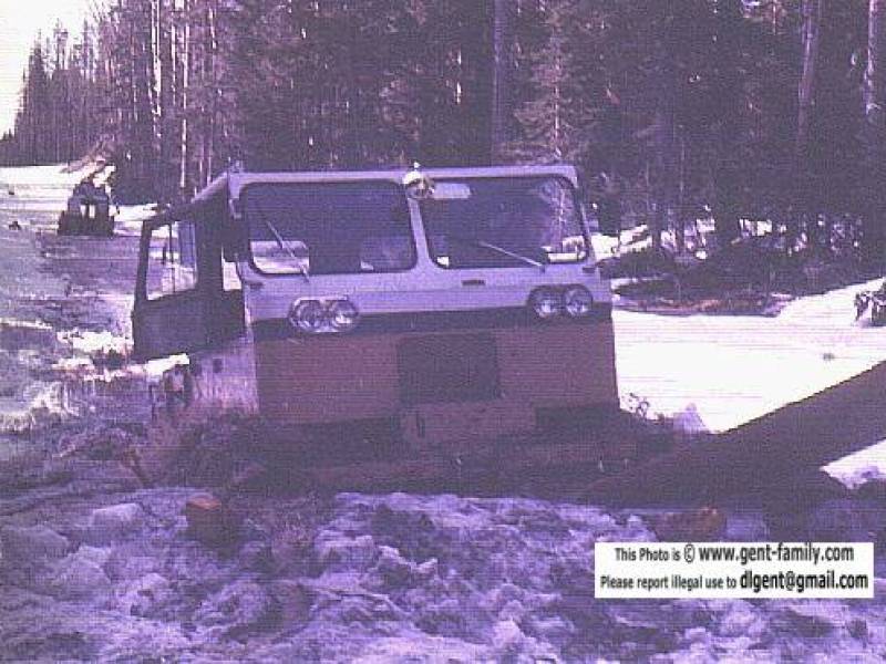 spryteandskinnerstuckinwatermay1972best.jpg