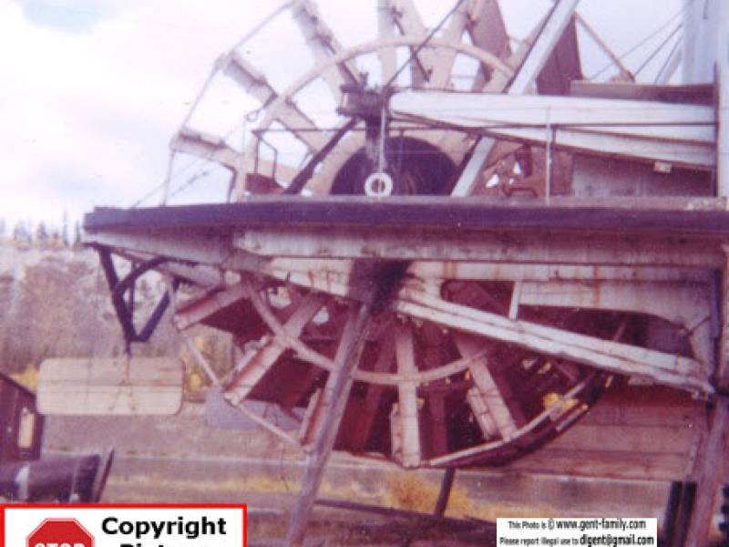 paddlewheel_unknown_ship_ca_1964.jpg