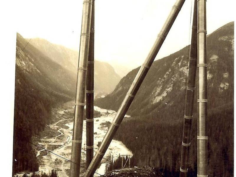 placing_towers_1953.jpg