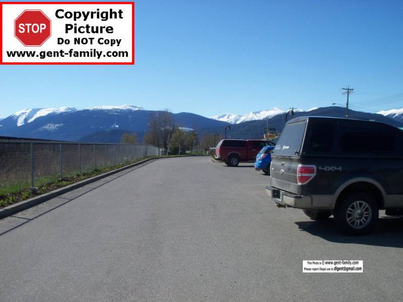 101_1974_view_from_parking_lot.jpg