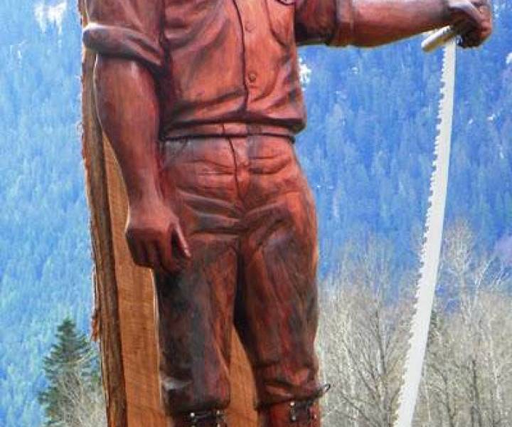 carved_logger_unveiled_apr_27_2014_at_usk.jpg