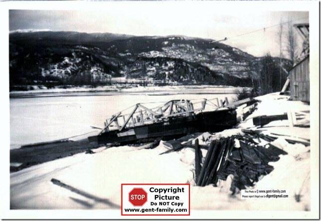 copper_city_ferry_up_on_beach.jpg