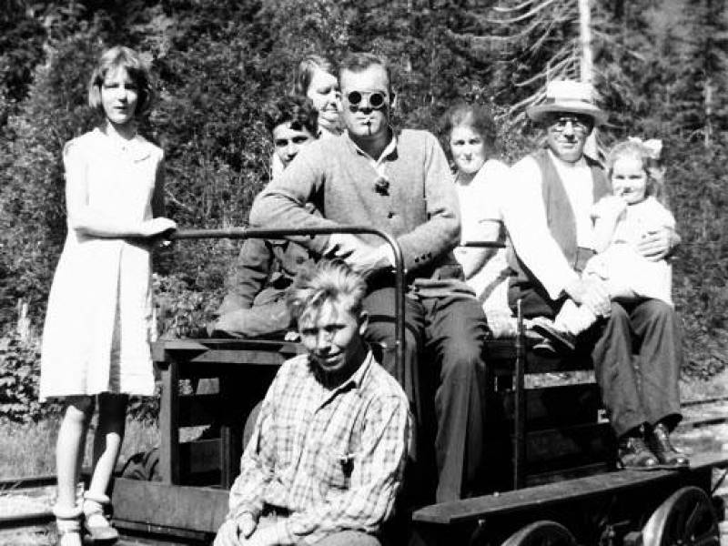 handcart_1.jpg