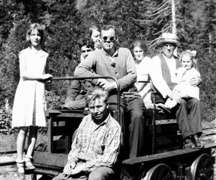 handcart_1.jpg