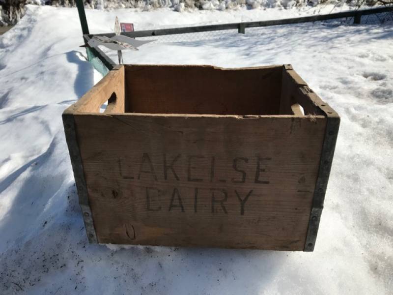lakelse_dairy_wood_box_1.jpg