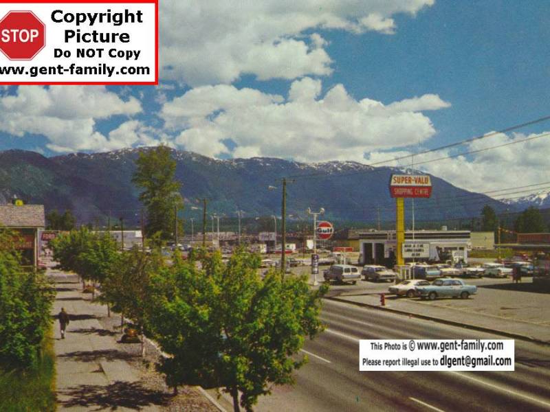 super-valu_shopping_centre_terrace.jpg