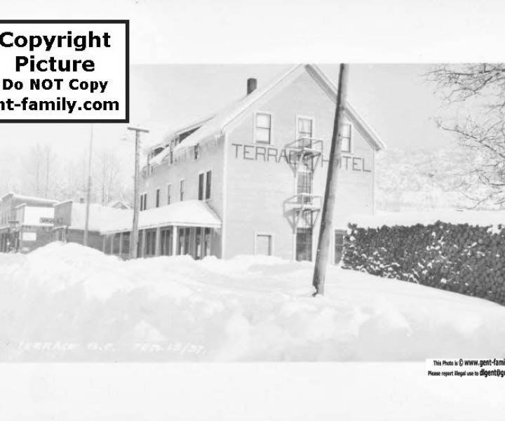 terracehotel1937winter.jpg