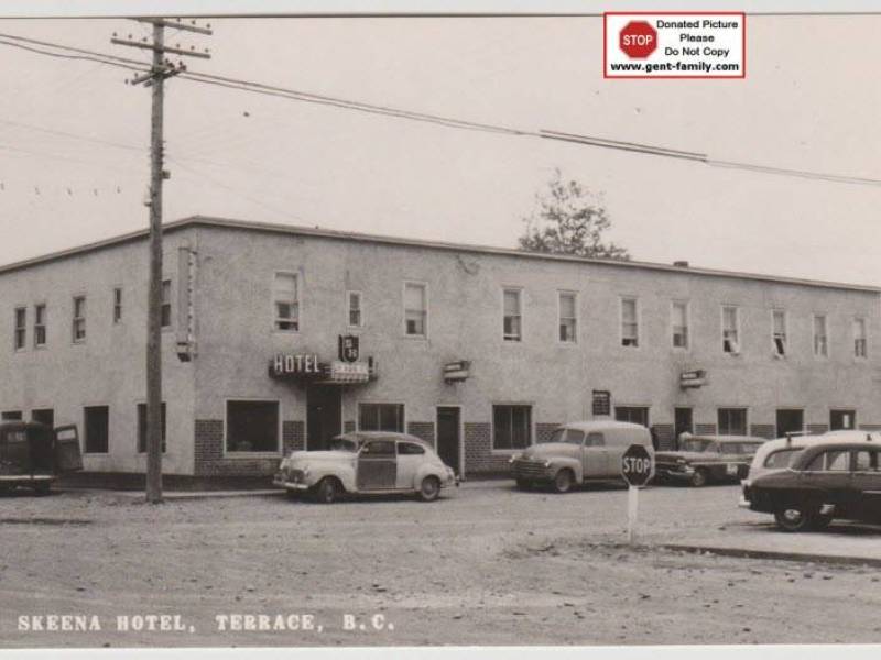 terraceskeenahotel2.jpg