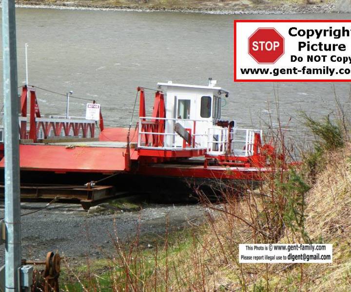 usk_ferry_in_for_repairs_apr_27_2014.jpg