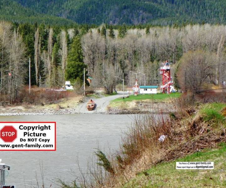 usk_ferry_landing_north_side_apr_27_2014.jpg
