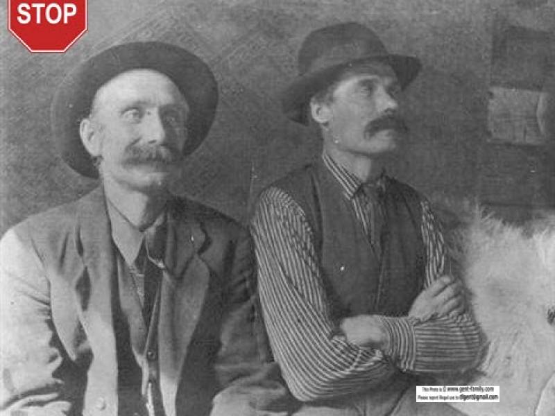 axel_ebring_and_munson_pete_possibly.jpg