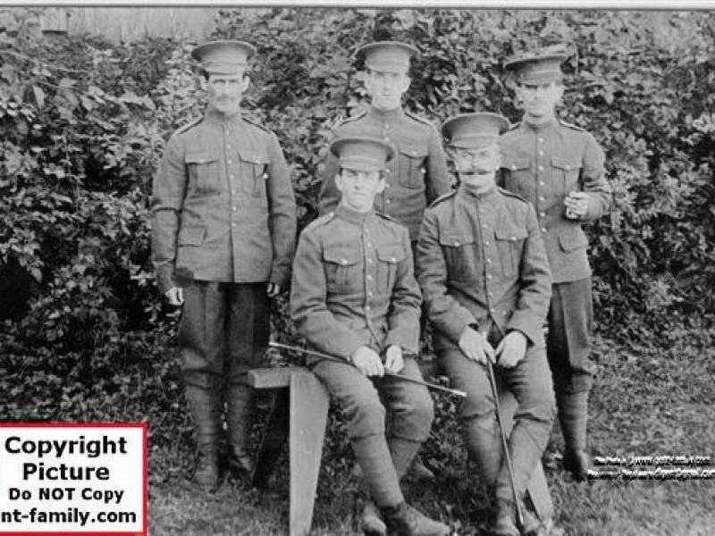 wwi_terrace_boys.jpg