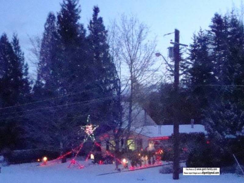 our_house_xmas_2009_cropped.jpg