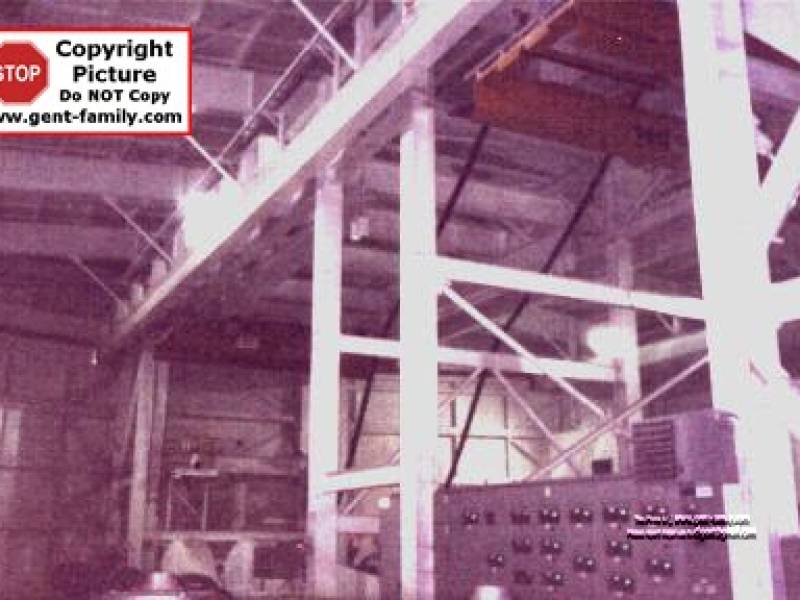 9020insidetopofhouseaboveelectricalpanels.jpg