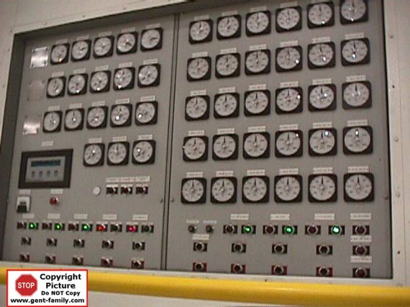 controlgaugesinworkingarea.jpg