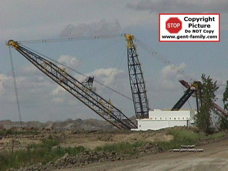 ph8020draglineworkingnearoldhamletofshand.jpg