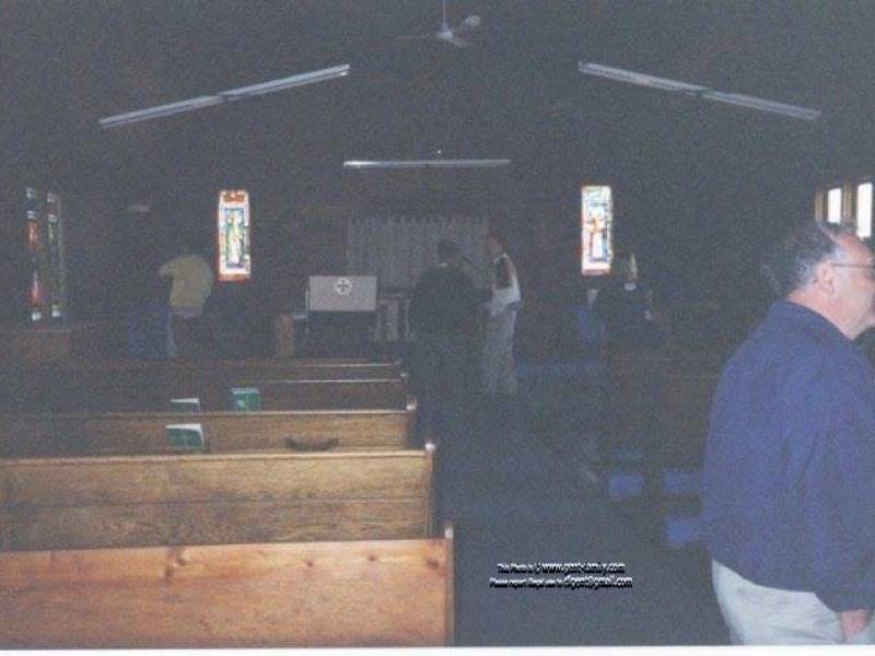 insidebienfaitanglicanchurch2small.jpg