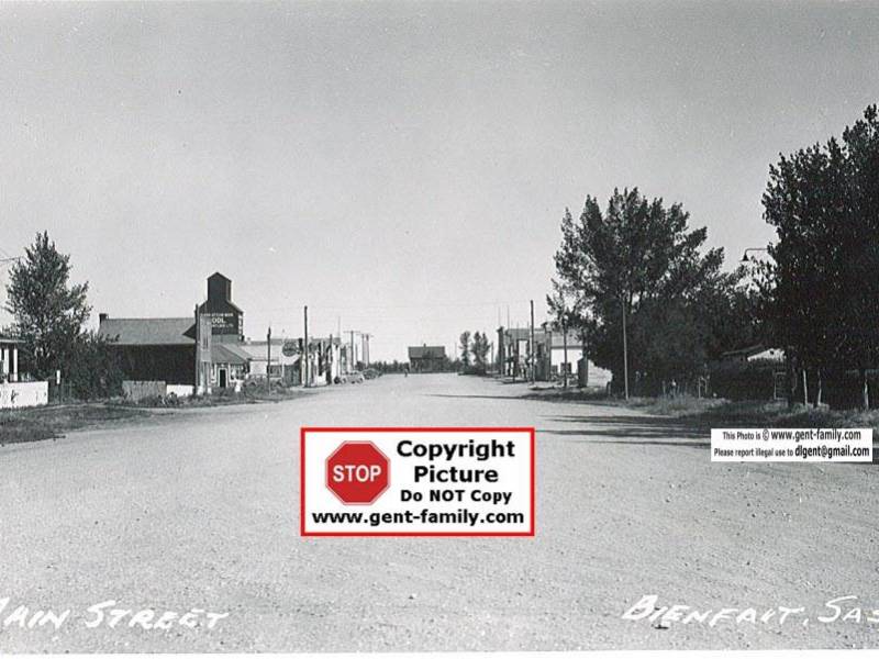bienfaitmainstreetlookingnorthpostacrd.jpg