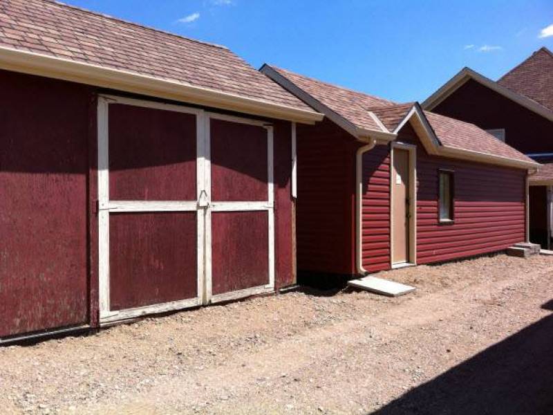 outside_shed_at_carlyle_museum2.jpg