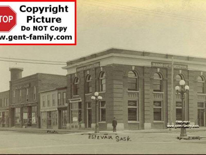 corner4thstand12thbankofhamiltonnowcibc.jpg