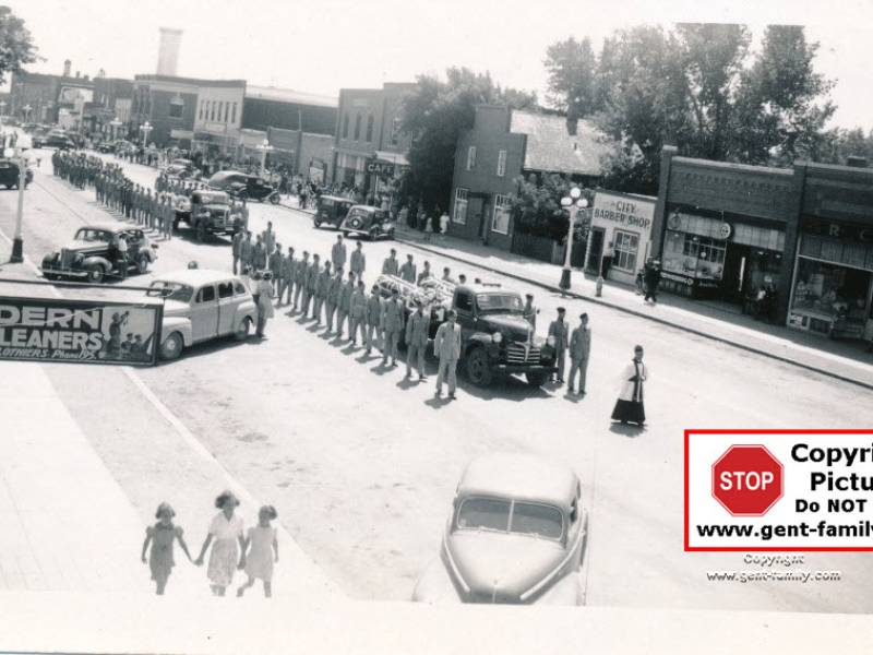 estevan_wwii_funeral_2.jpg