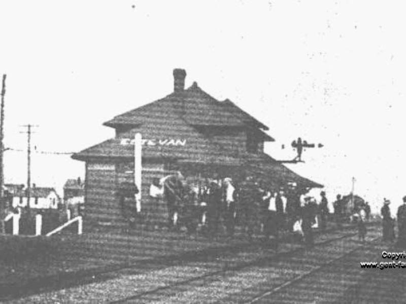 estevantrainstn2.jpg