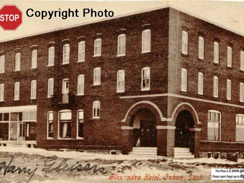 alexandra_hotel_harry_gleisers_oxbow_sk.jpg