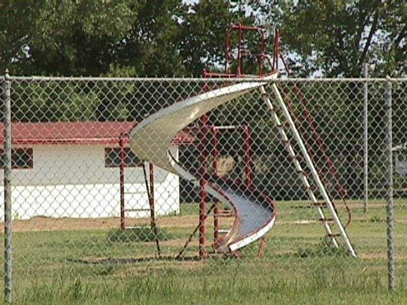 oldhillsideslide2000.jpg