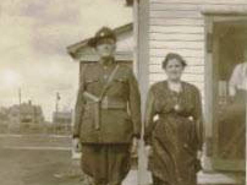 john_molyneux_and_wife_estevan_police.jpg