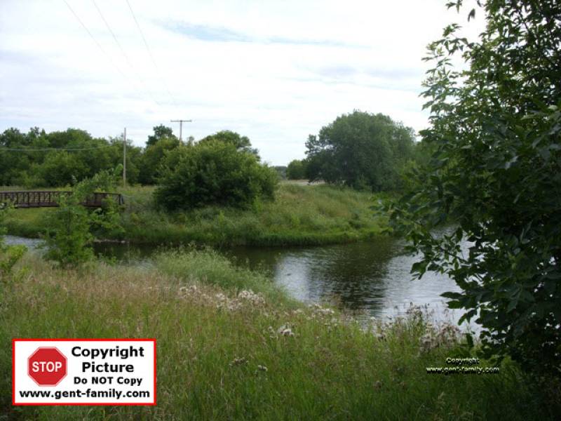 old_highway_47_bridge_looking_se.jpg
