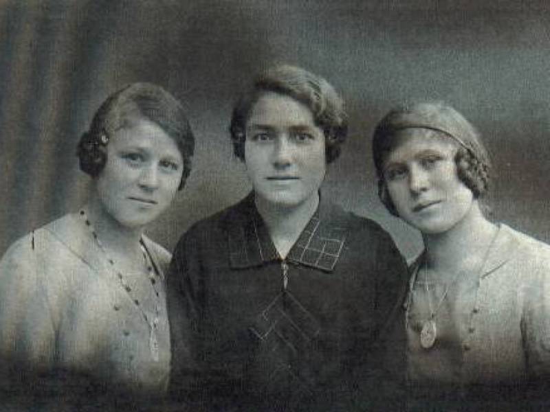 rech_sisters_1920_s.jpg