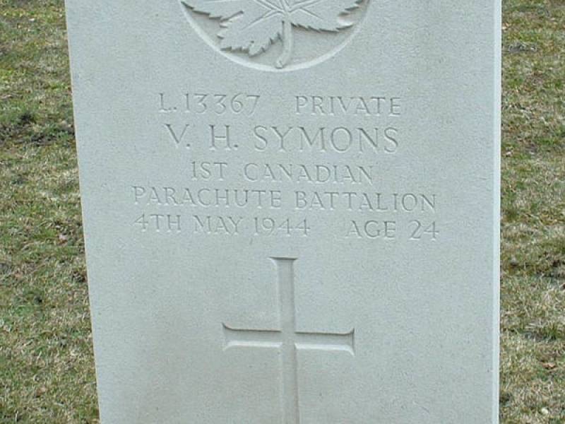 vernonsymonsheadstone.jpg