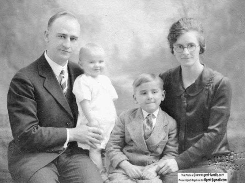 1928_reschke_family_xmas_card-002.jpg