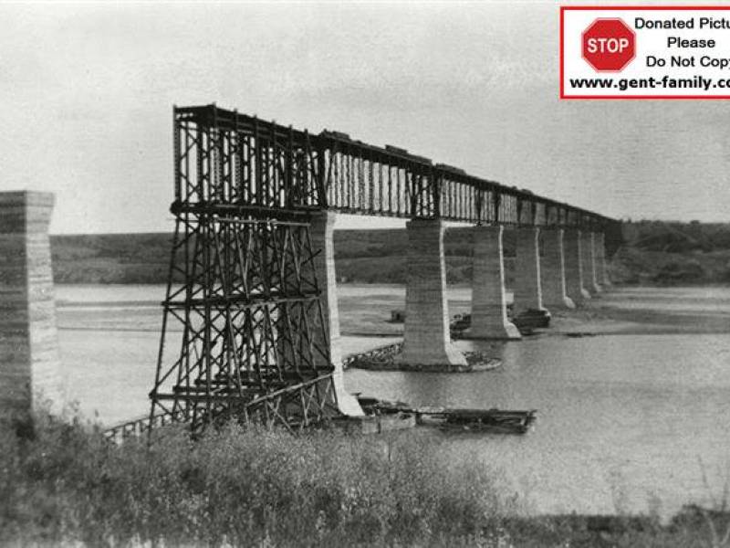 69_outlook_bridge_apr.27_1912.jpg