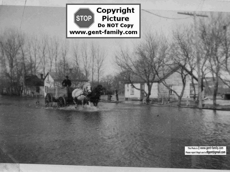 floodinrochepercee1942.jpg