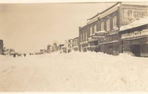 Patten Printers, Perry Hardware, McBrides, (later, moved to the east side of Perrys), then some ??? Market, The Avenue Tailors, ??? Jewellers, Shoe Shine, Mitchells, Coffee Bar, 